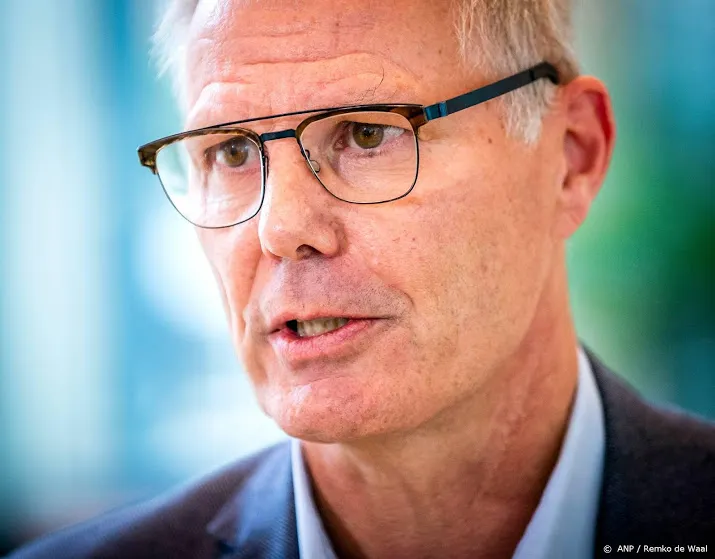 voorzitter han busker treedt volgend jaar af bij vakbond fnv