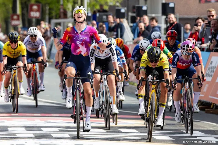 vos houdt driedubbel gevoel over aan zege in gold race