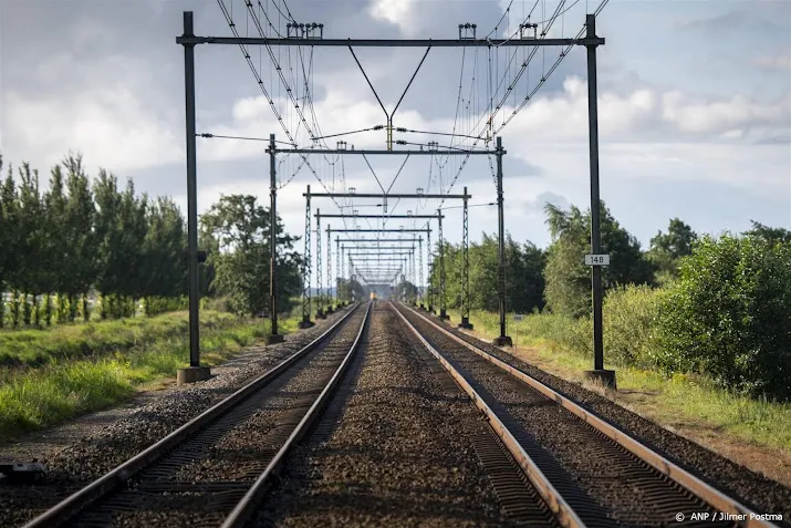 vrachtwagen beschadigt bovenleiding geen treinen bij vught