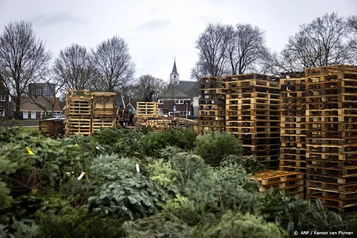 vreugdevuur floradorp in amsterdam noord verplaatst naar zondag