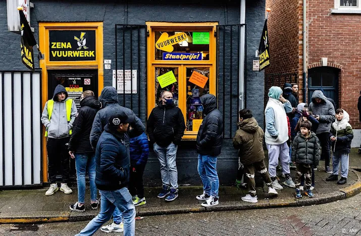 vuurwerkliefhebbers verwachten bijna normale jaarwisseling