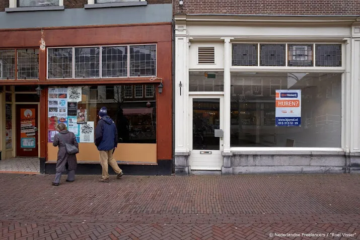 vvd en d66 willen actie tegen lege winkelstraat