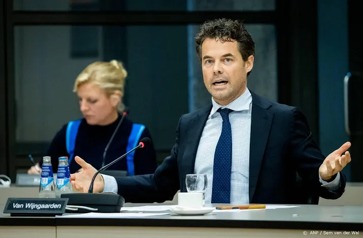 vvd ook belagers beveiligers en journalisten verplicht in cel