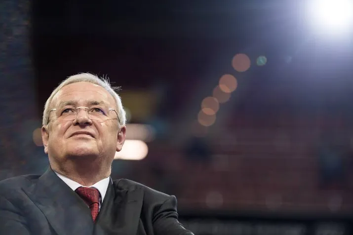 vw onderzoekt schadeclaims aan ex topman