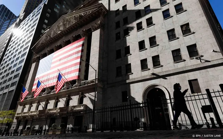 wall street begint black friday met kleine winsten