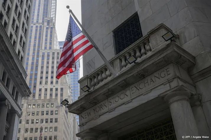 wall street kleurt groen door sterke bedrijfscijfers