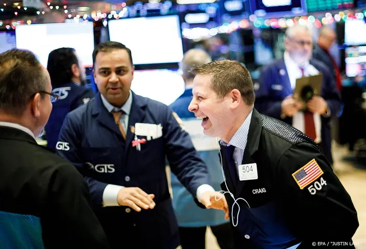 wall street kleurt toch weer rood ondanks fed hulp