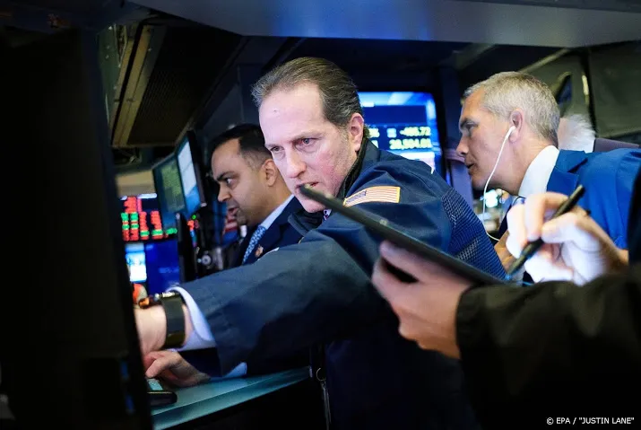 wall street opent hoger na cijferstroom