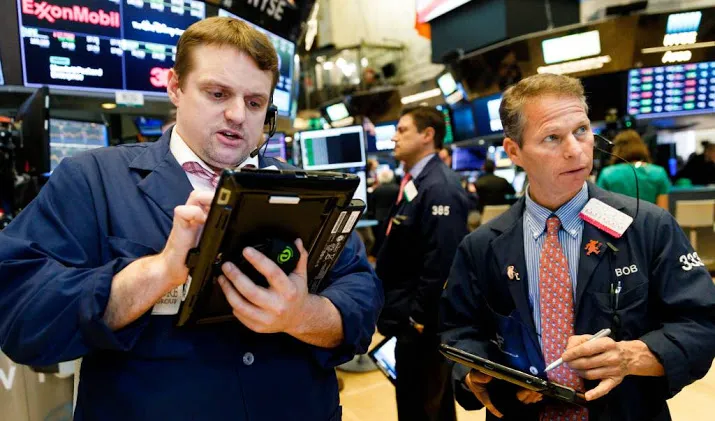 wall street opent licht lager