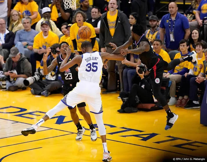 warriors beginnen play offs met winst