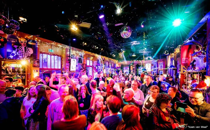 weer recordaantal bezoekers voor top 2000 cafe