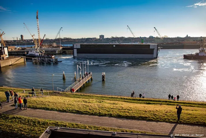 weer tegenvaller voor bouwers nieuwe zeesluis