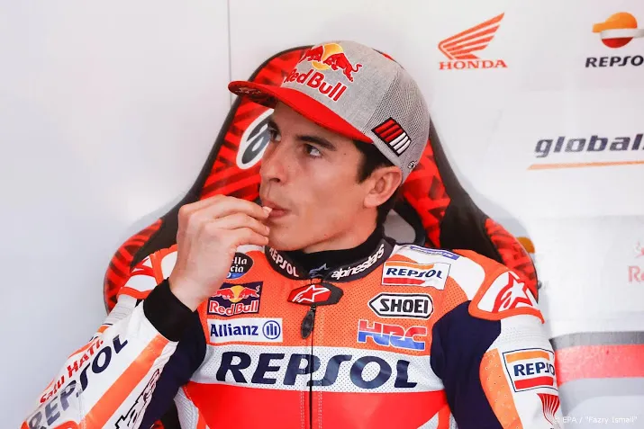 wereldkampioen marquez blijft honda trouw