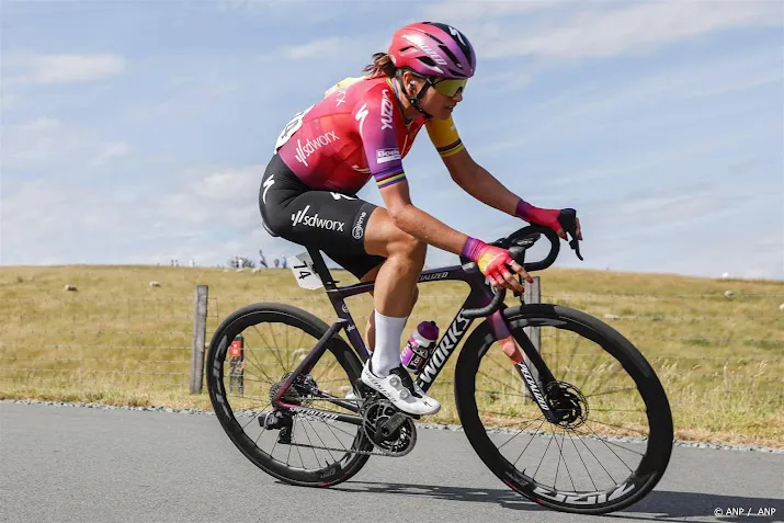 wereldkampioene van den broek blaak na bevalling terug op de fiets