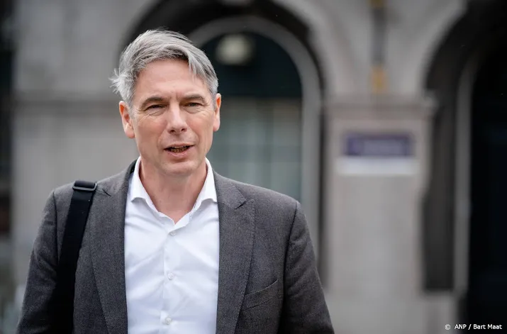 werkgevers en vakbond bezorgd om trage formatie