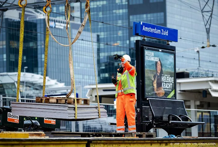 werkzaamheden zorgen voor overlast bij station amsterdam zuid