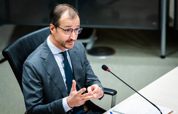 wiebes ik kreeg geen signalen van buikpijn over toeslagen