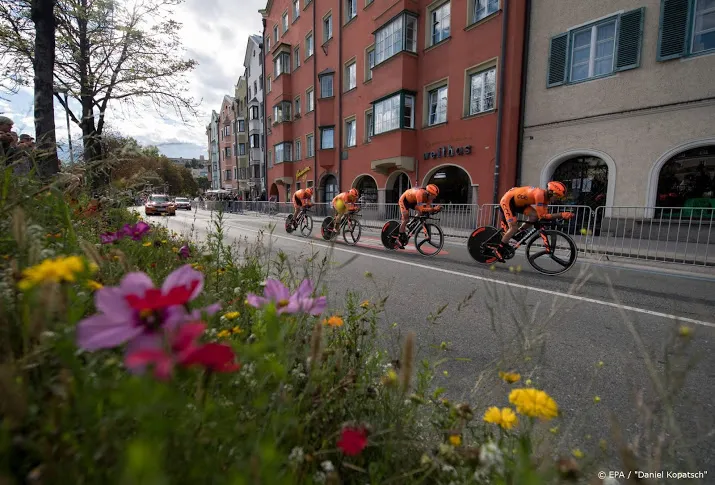 wielerfederatie uci vreest dat ploegen gaan omvallen