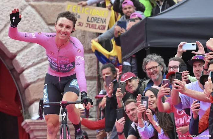 wielerploeg bora mikt met hindley op tour kamna naar giro