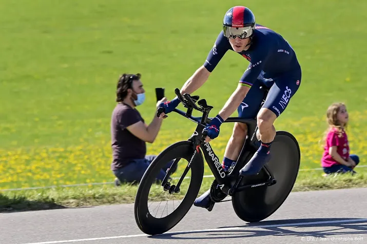 wielrenner dennis wint proloog in ronde van romandie