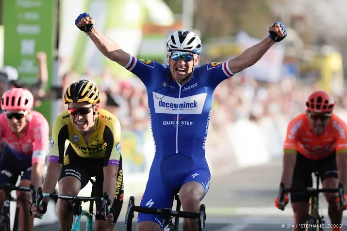 wielrenner stybar verrast sprinters in san juan