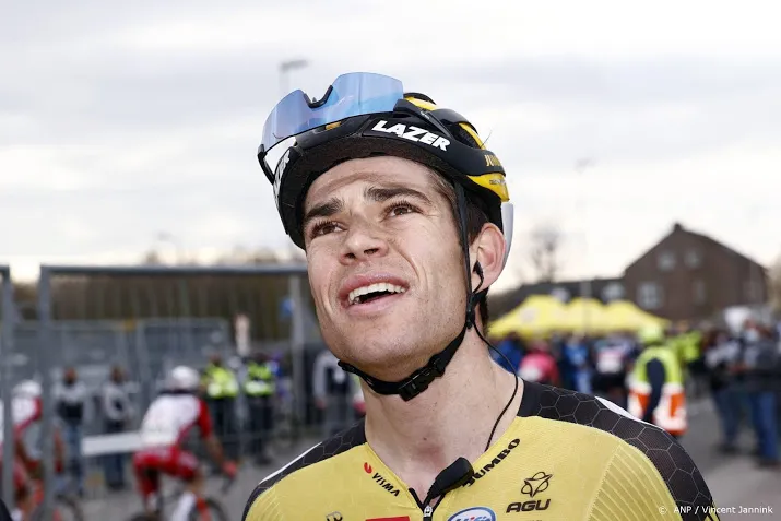 wielrenner van aert laat jumbo visma ook in belgie juichen