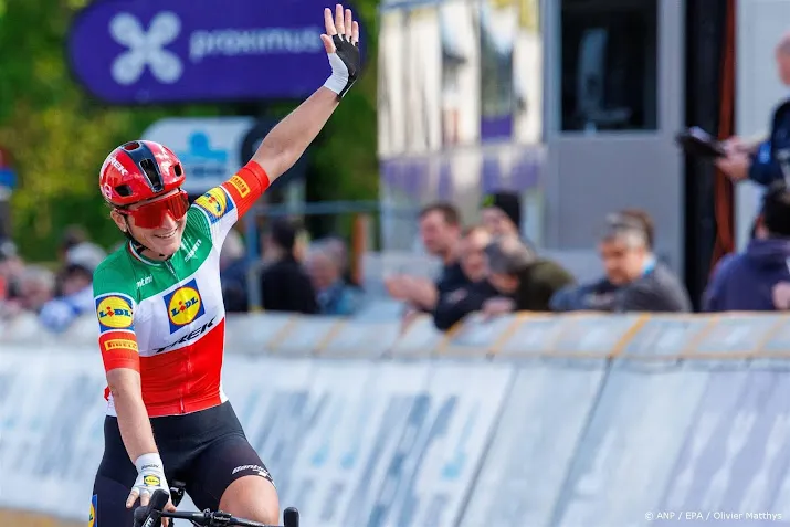 wielrenster longo borghini houdt voorsprong en wint giro ditalia