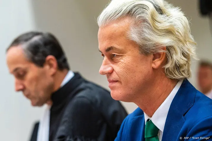 wilders en knoops blijven weg van zitting hof
