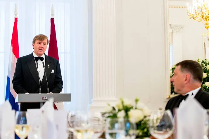 willem alexander gelooft in toekomst letland