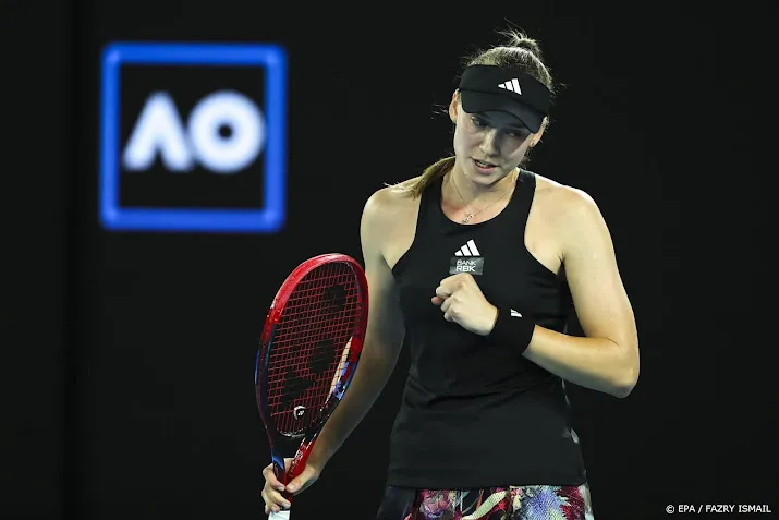 wimbledonkampioene rybakina door naar laatste vier in melbourne