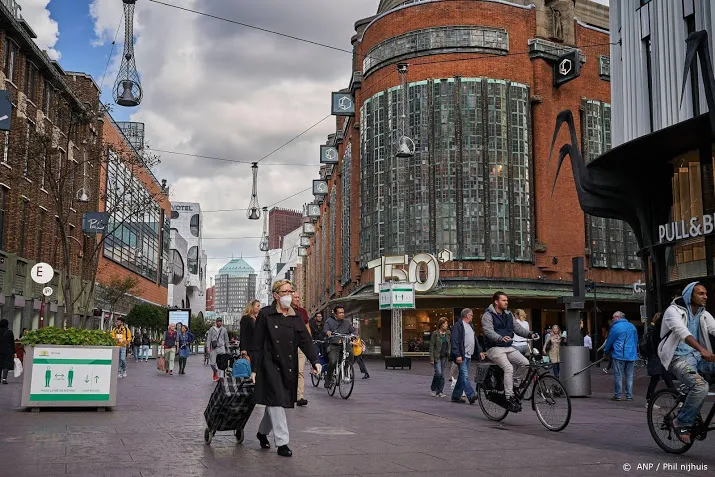 winkelstraat leger na persconferentie over coronamaatregelen