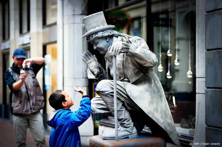 wk living statues verdwijnt uit arnhem