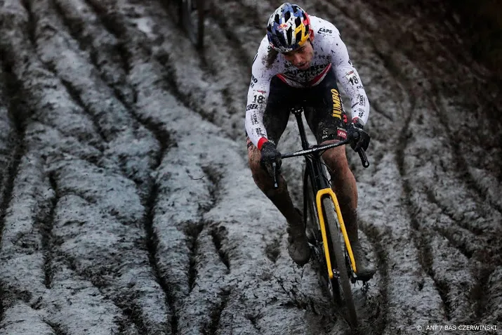 wk veldrijden opnieuw van der poel versus van aert