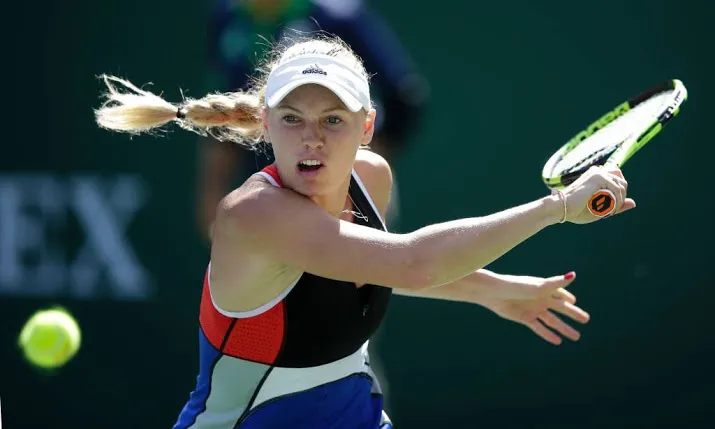 wozniacki eruit in indian wells