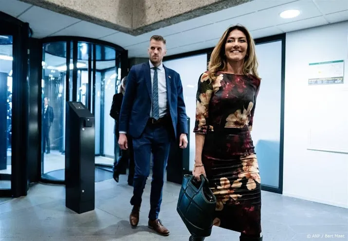 yesilgoz met elkaar afgesproken in de kamer te blijven