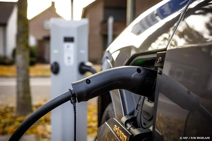 zakelijke rijder switcht vaker van elektrisch naar benzine