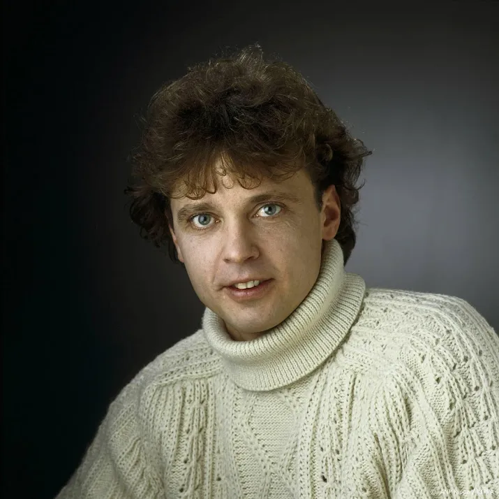 zanger en acteur wim rijken 63 overleden