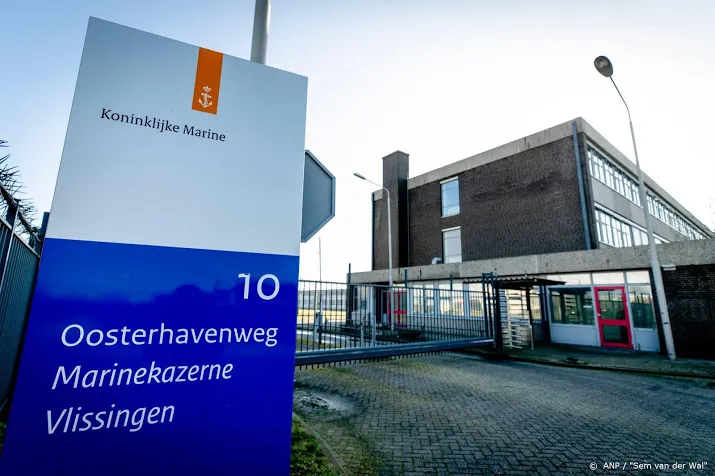 zeeland wil tolvrije tunnel of fabriek in ruil voor kazerne