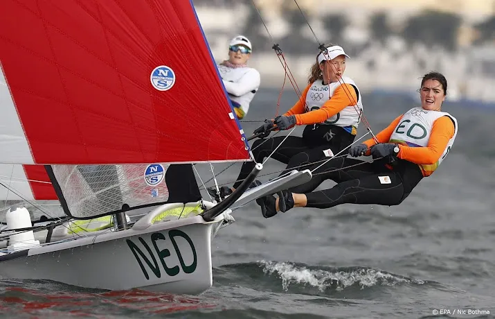 zeilduo bekkering duetz dertiende in eerste race 49erfx
