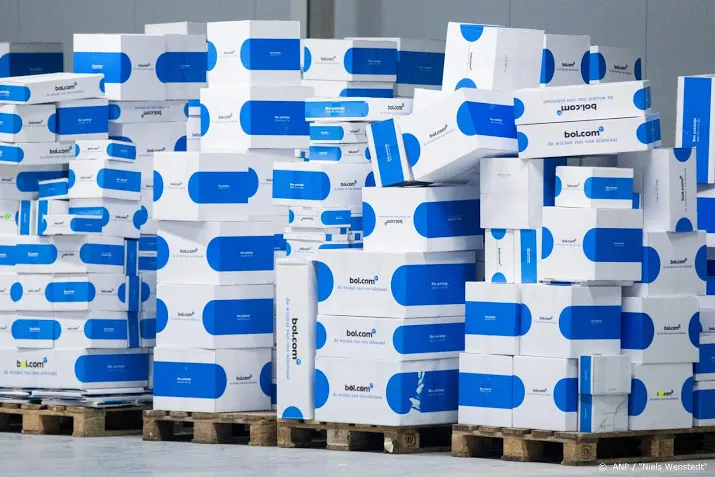 zeker vier daders achter overval distributiecentrum bol com