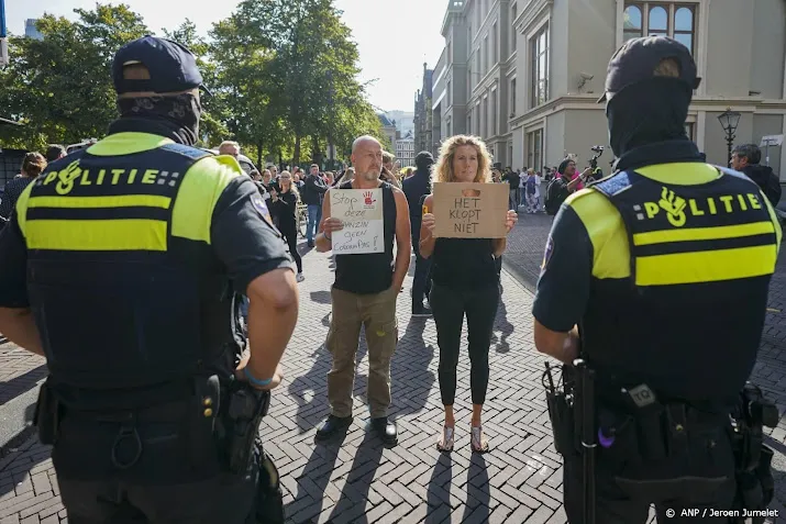 zes aanhoudingen tijdens prinsjesdag in den haag