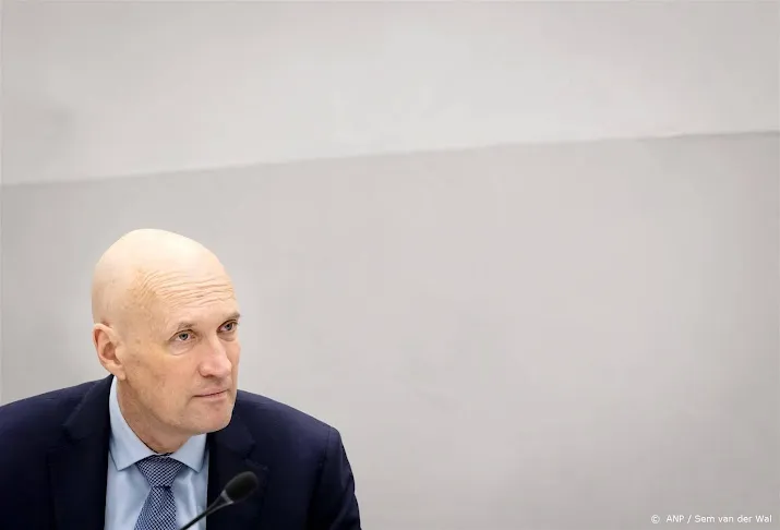 ziekenhuizen oneens over kinderhartchirurgie minister aan zet