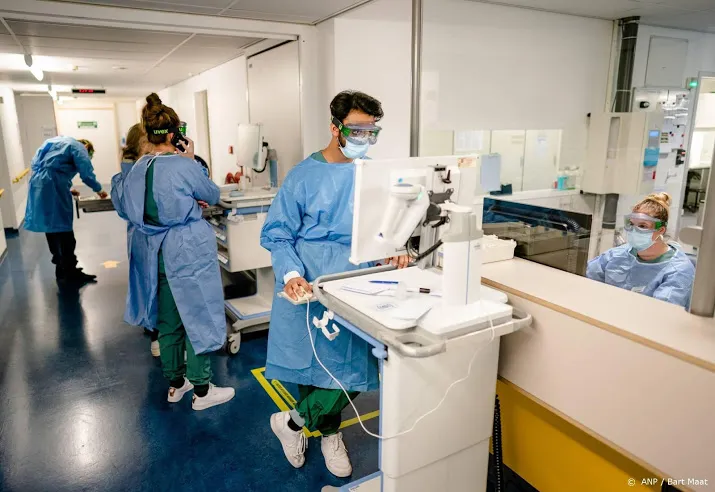 ziekenhuizen zien aantal coronapatienten verder afnemen