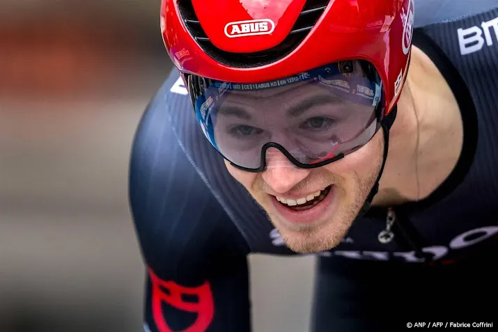 zijlaard boekt in romandie eerste profzege met winst in proloog