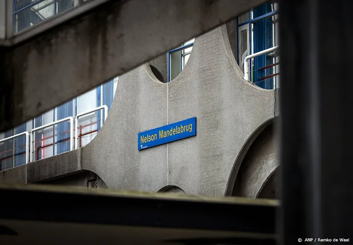 zoetermeer kijkt naar kerstvakantie voor weghalen mandelabrug