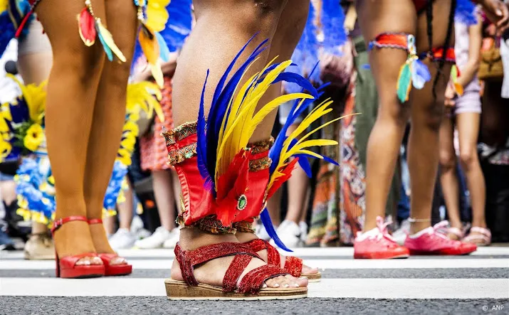 zomercarnaval houdt vast aan verbod op vulgair dansen