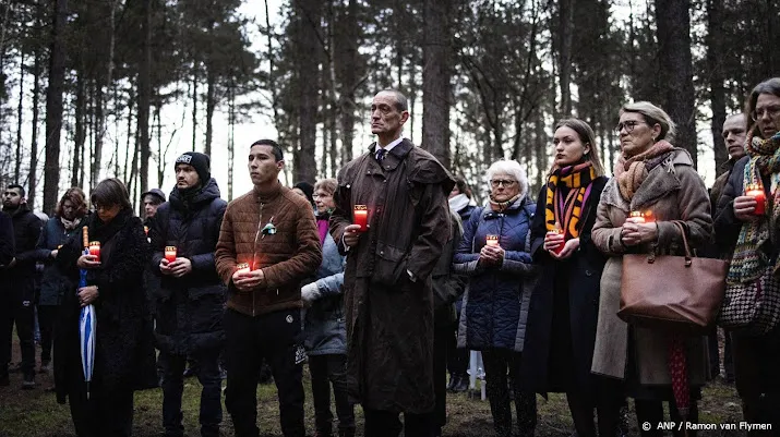 zon 130 mensen bij herdenking sovjetmilitairen amersfoort