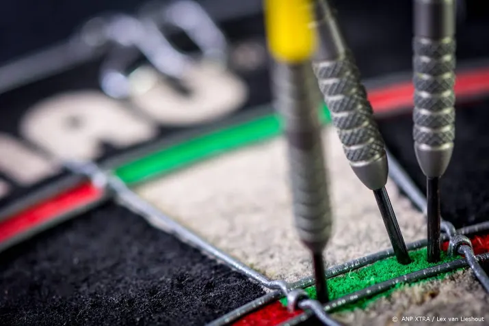 zonneveld tijdens debuut op wk darts direct uitgeschakeld
