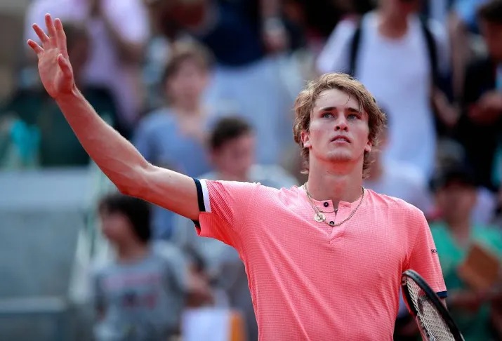 zverev overleeft eerste ronde in parijs nu wel