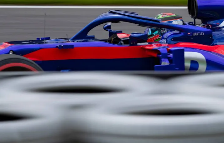 zware crash hartley in training silverstone